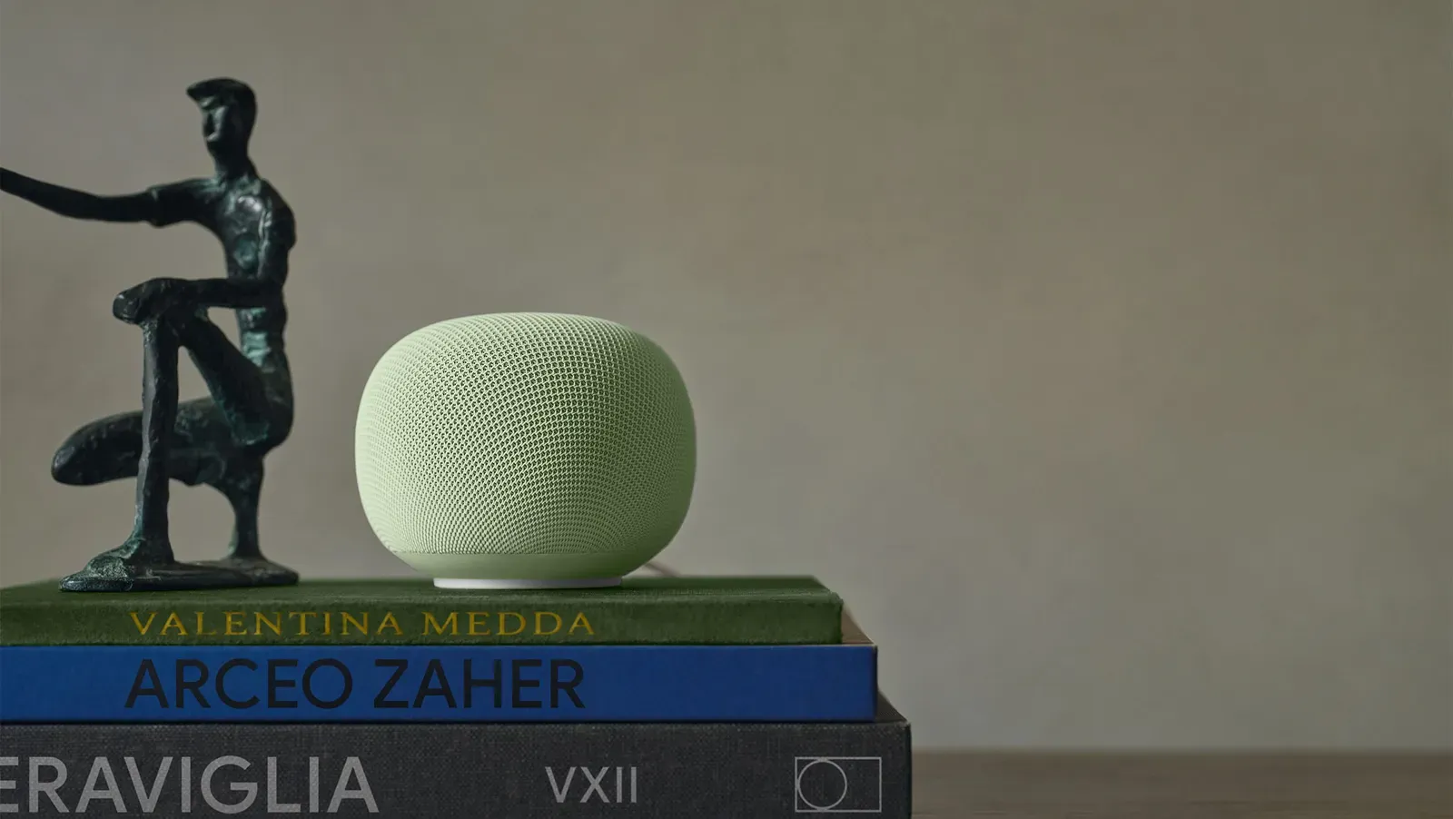Google Home Speaker. Gemini steps into the ring against Alexa and Siri