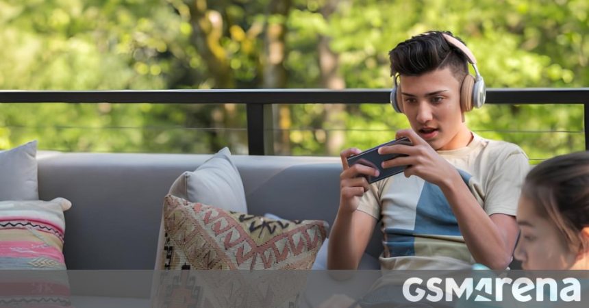 Weekly Poll Shows Phones Rule Gaming While Tablets Surprise