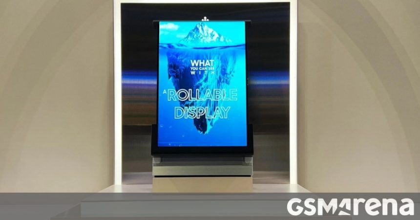 Samsung Rollable Phone. The screen that won't stop stretching the timeline