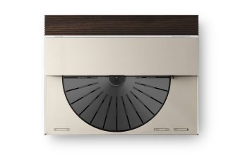 Bang & Olufsen Beosystem 3000c. A vinyl ritual for just 100 buyers
