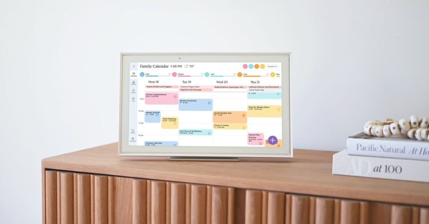 Skylight Calendar 2. The touchscreen hub that finally synced my family