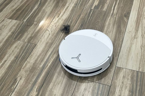 Ecovacs Deebot T90 Pro Omni. Big specs that stumbled in a real pet home