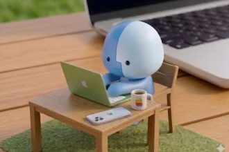 Lil' Finder Guy. How a MacBook mascot went from sketch to meme