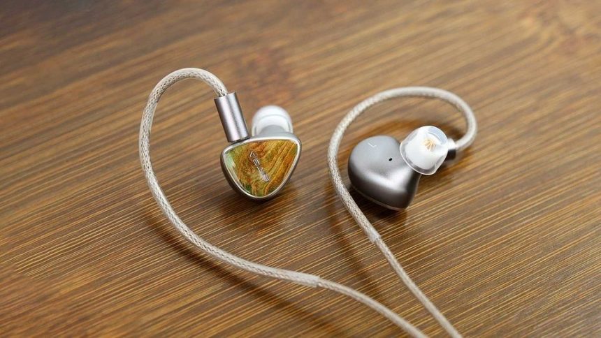 Sivga Lyrebird. Four drivers per ear chasing hi-fi sound on a budget