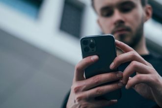 Fake News Sites. How AI-cloned publishers are draining your wallet