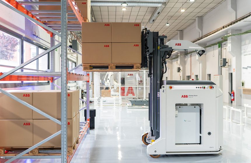 ABB Flexley Stack F712. The forklift that sees where it's going