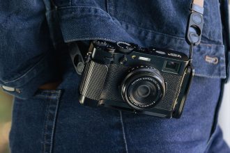 Peak Design Field Bracket. A modular rethink of a photography staple