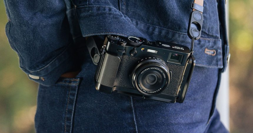 Peak Design Field Bracket. A modular rethink of a photography staple