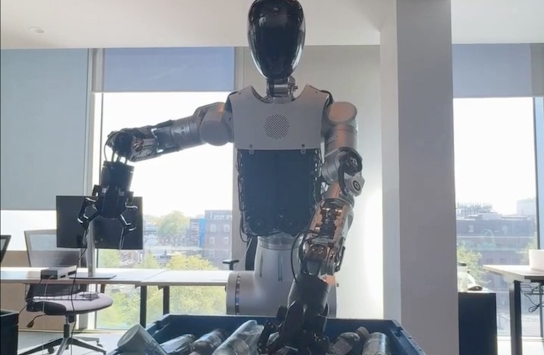 Humanoid KinetIQ Ascend. When robot hands stop fumbling