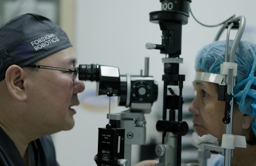ForSight Robotics JASPER. The surgeon still holds the scalpel, just barely