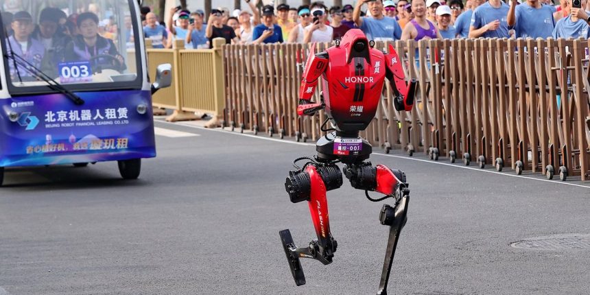 Honor Lightning. How liquid cooling turned a humanoid into a record-breaking runner