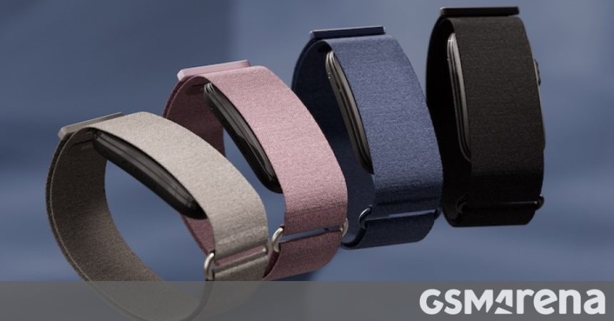 Garmin CIRQA Smart Band. A screen-free tracker that skips the subscription trap