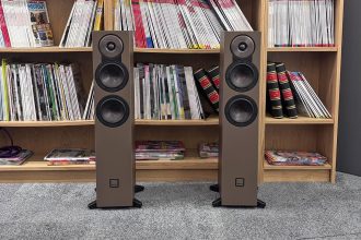DALI Sonik 5. Big floorstanding sound from a slim Danish frame