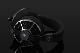 Final DX10000 CL. When closed-back headphones get the diamond treatment