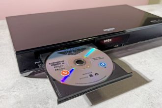 Panasonic DP-UB820. The 4K player Reddit trusts to keep spinning