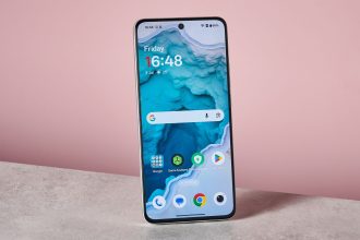 OnePlus Nord CE5 5G. The budget phone that refuses to die by dinner