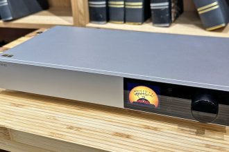 Topping D900. A premium DAC that reinvents digital-to-analog conversion