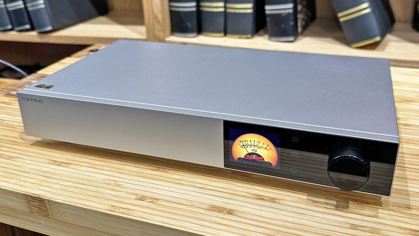 Topping D900. A premium DAC that reinvents digital-to-analog conversion