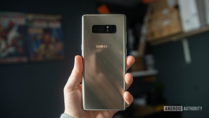 Galaxy S8 and Note 8. A surprise firmware update lands worldwide in 2026