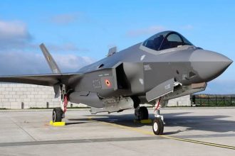 US Air Force Target Drones. Cheap decoys that fly like stealth jets