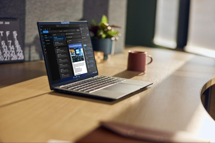 HP EliteBook X G2i. A featherweight AI machine that means business