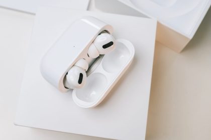 Apple AirPods Pro Ultra. Earbuds that watch the world so Siri can too