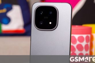 iQOO 16. A faster 165Hz screen and a slimmer camera bump on the way