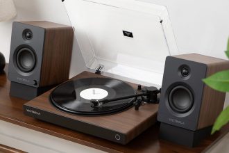 Victrola VPT 1520 TMR. A turntable dipped in Third Man yellow