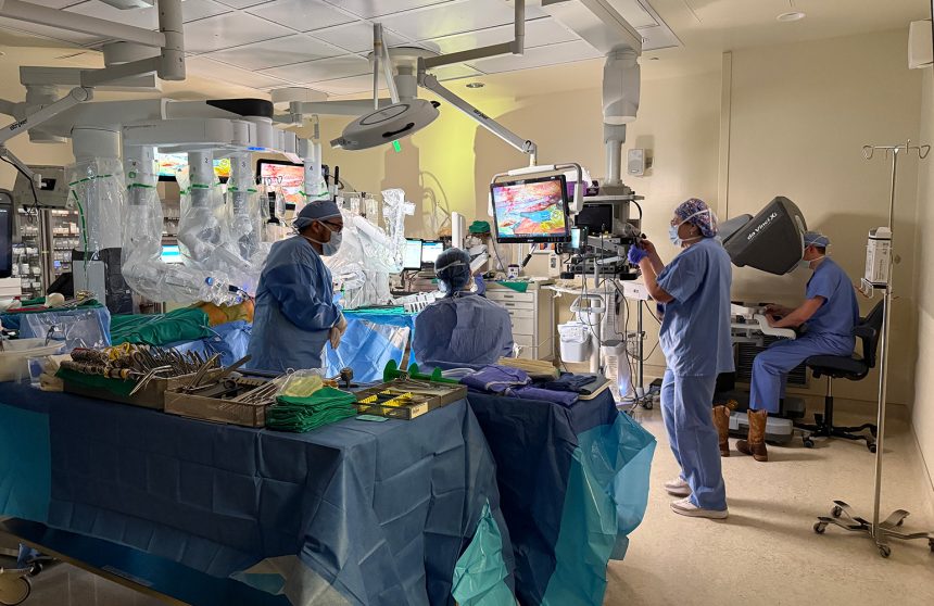 da Vinci 5. Robotic arms take on the beating heart