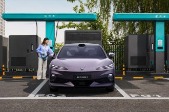 Denza Z9S. BYD's premium EV chases a 683-mile horizon