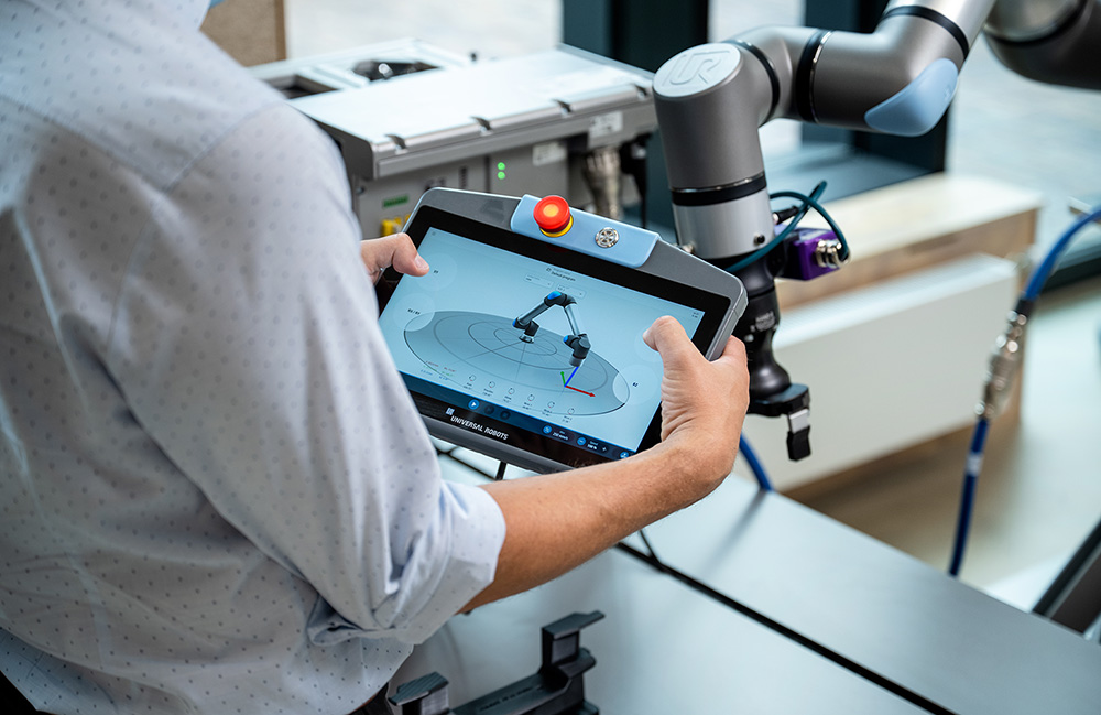 Universal Robots Gen 7. Three g-Series arms with a wrist made for AI