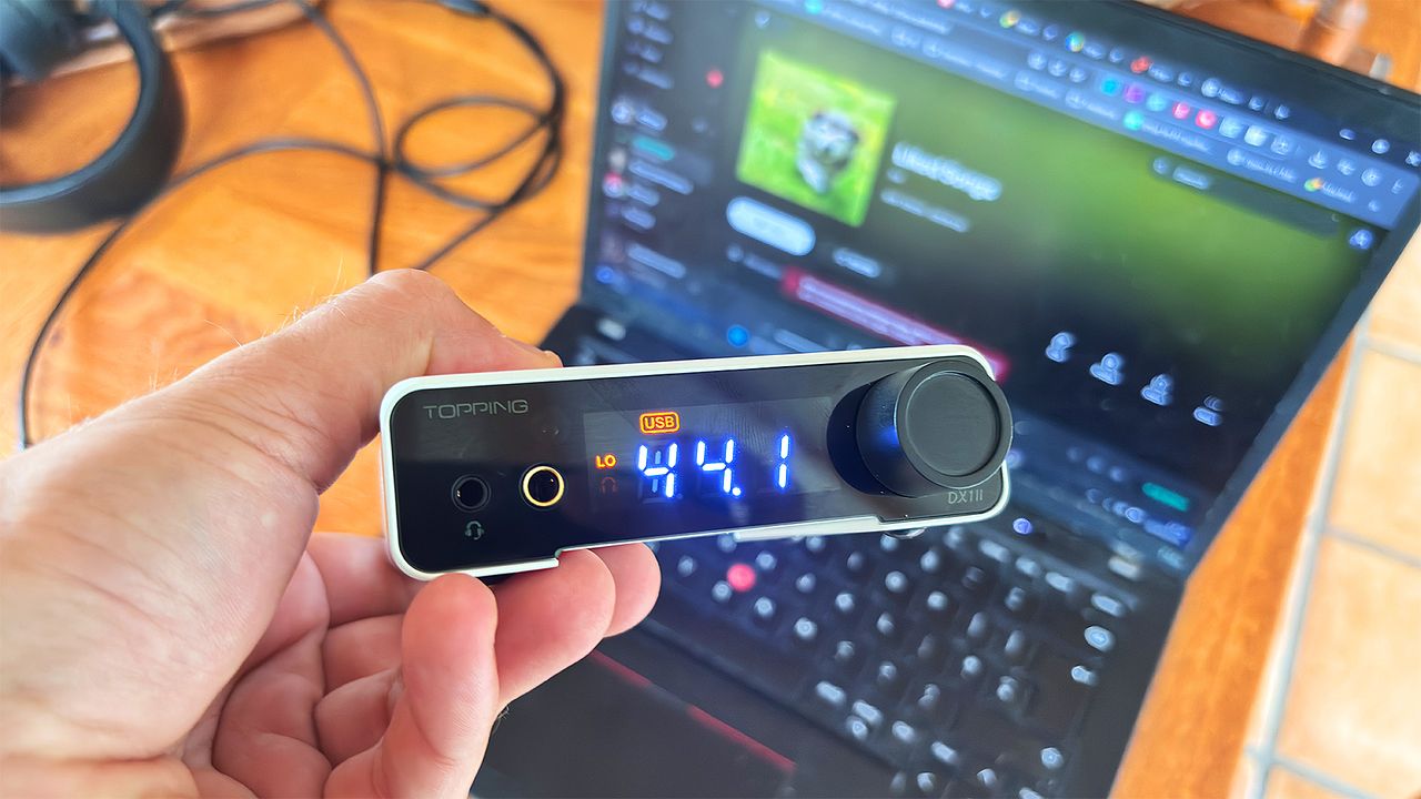 Topping DX1 II. A pocket-sized desktop DAC that plays it too safe