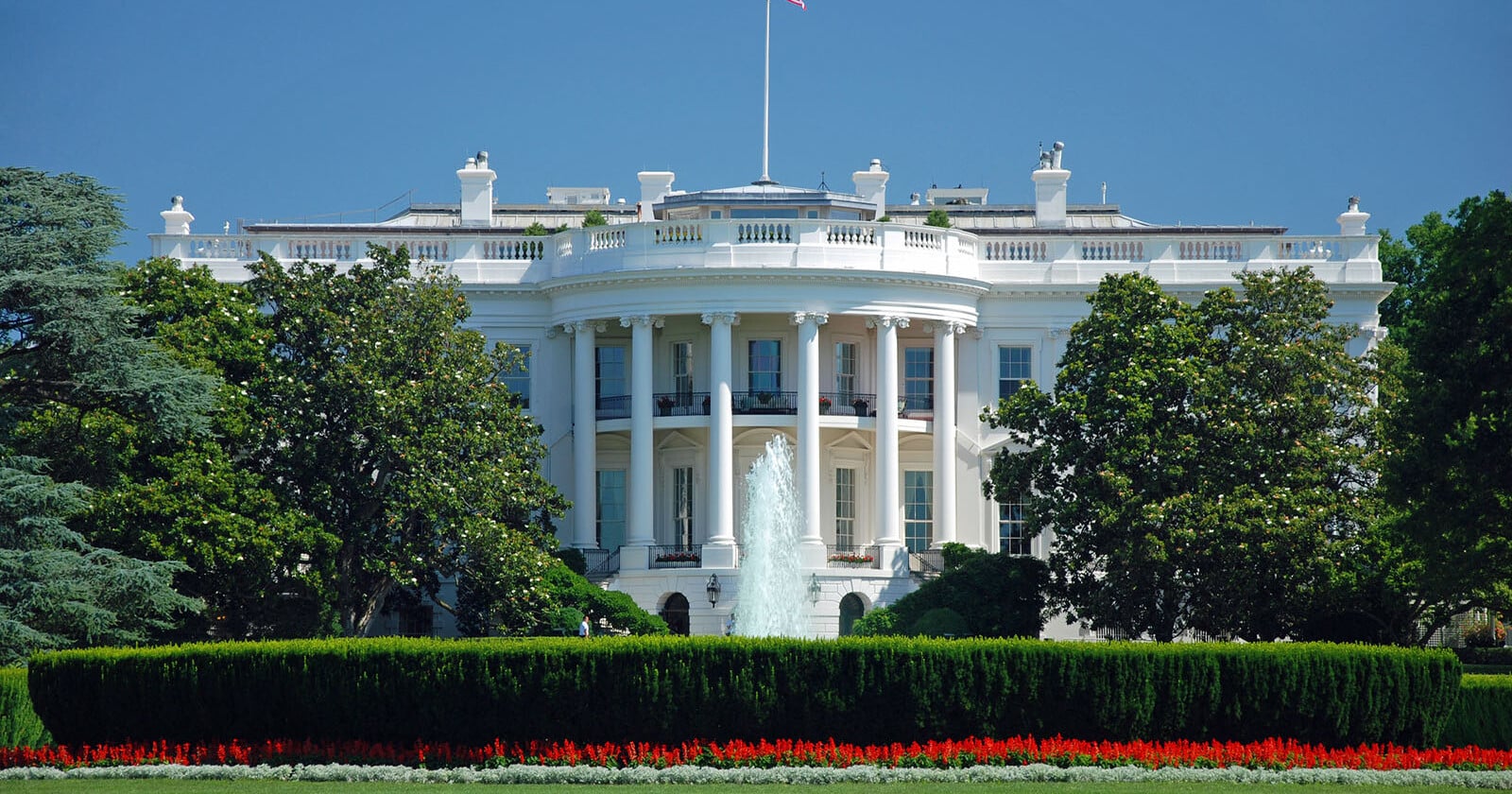 White House Photo Pool Blackout. Agencies Hold Their Trump Frames