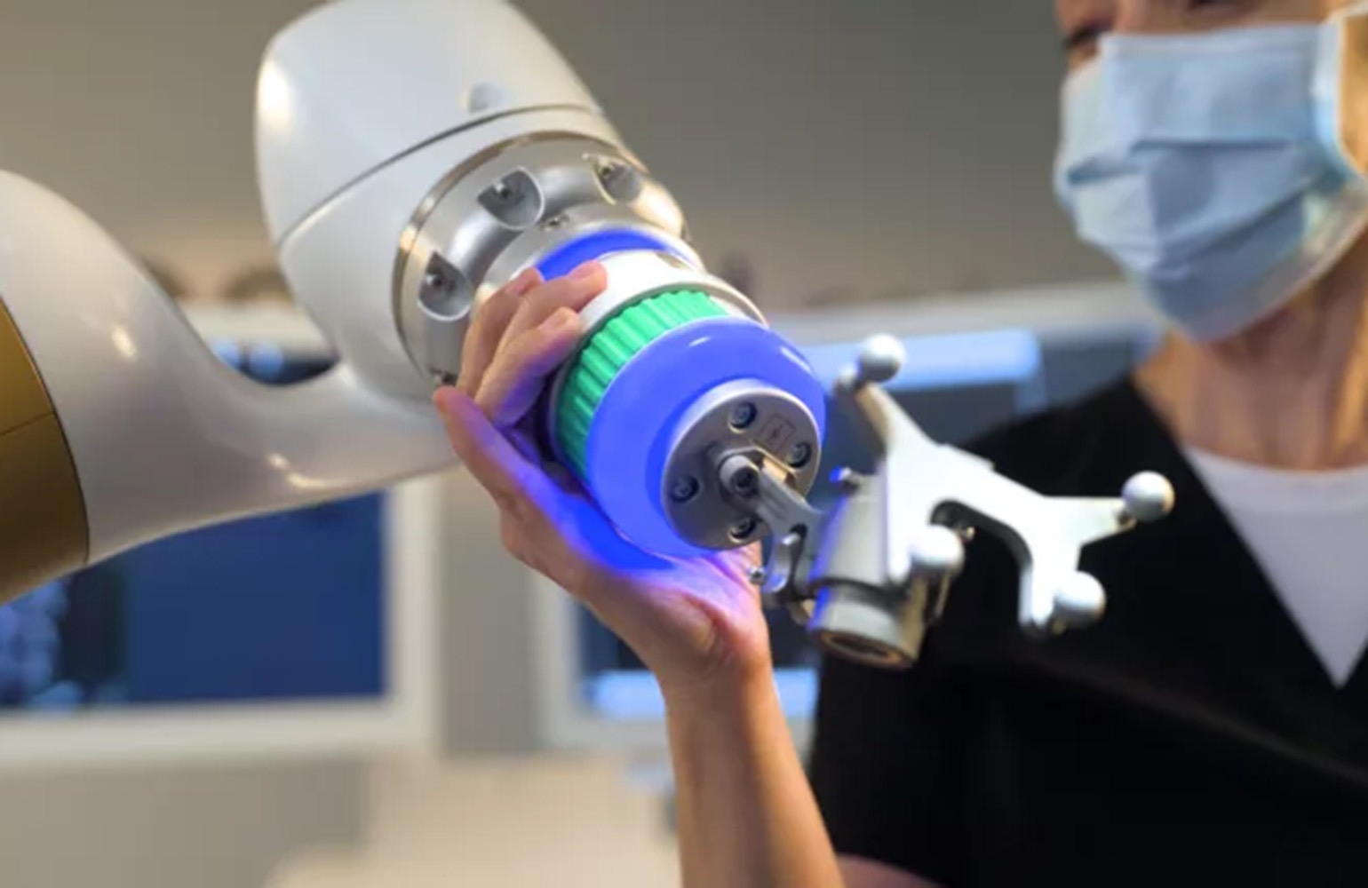 Enovis and eCential Robotics. A US$180 million bet on the operating room