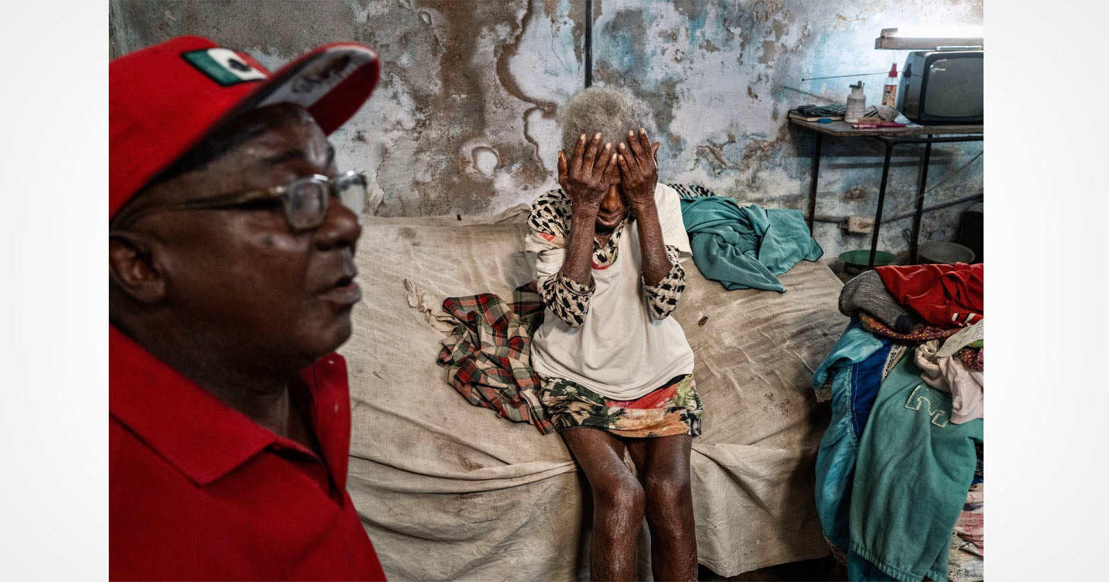 Kelly Conlin Tender Weather. A Havana photo book shot from the living room