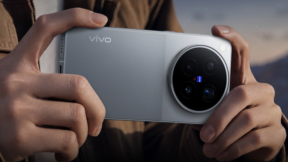 vivo X500 Pro Max. A 200MP periscope leads a three-phone camera assault
