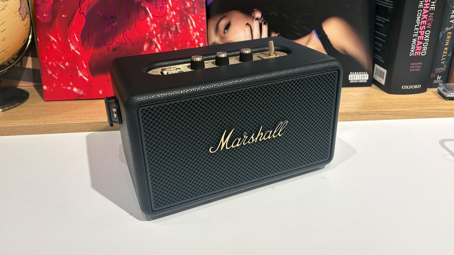 Marshall Kilburn III. A rock'n'roll speaker that plays loud and lasts for days